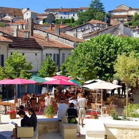 Chez Gigon - Beautiful 16th Century Farmhouse * Montboyer
