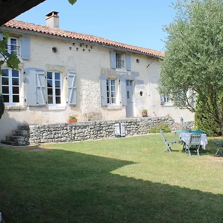 Chez Gigon - Beautiful 16th Century Farmhouse * Montboyer